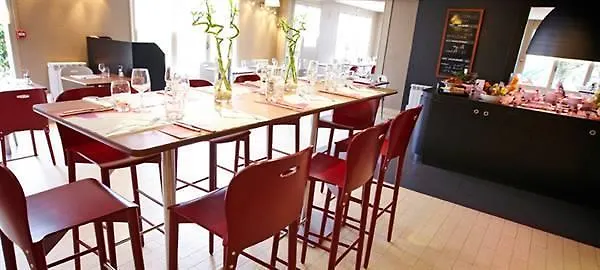 Campanile Lille - Lomme Hotel 3*,